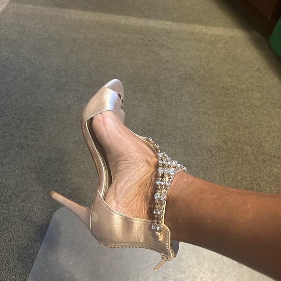 Shoes - Picture 5 of 6